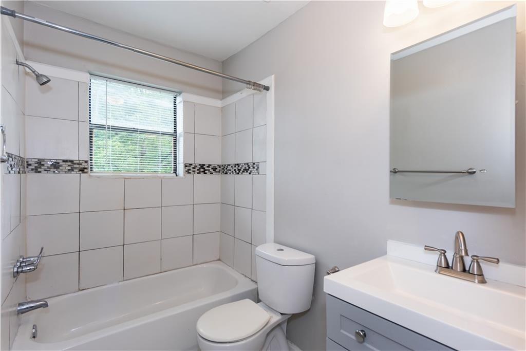 1019 Westmoor Drive NW