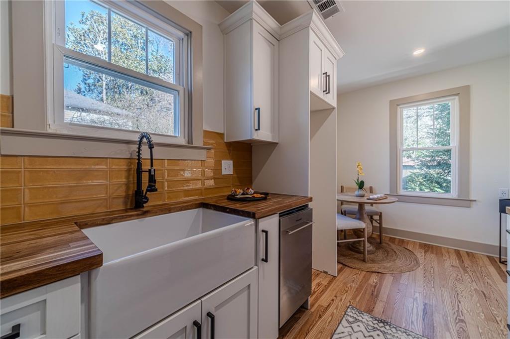 1883 Cambridge Avenue