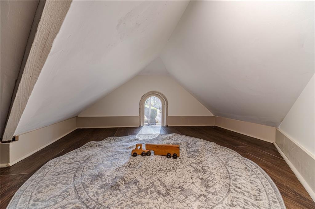 1883 Cambridge Avenue