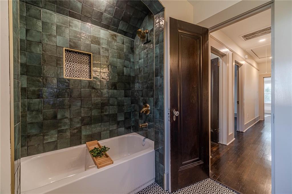 1883 Cambridge Avenue