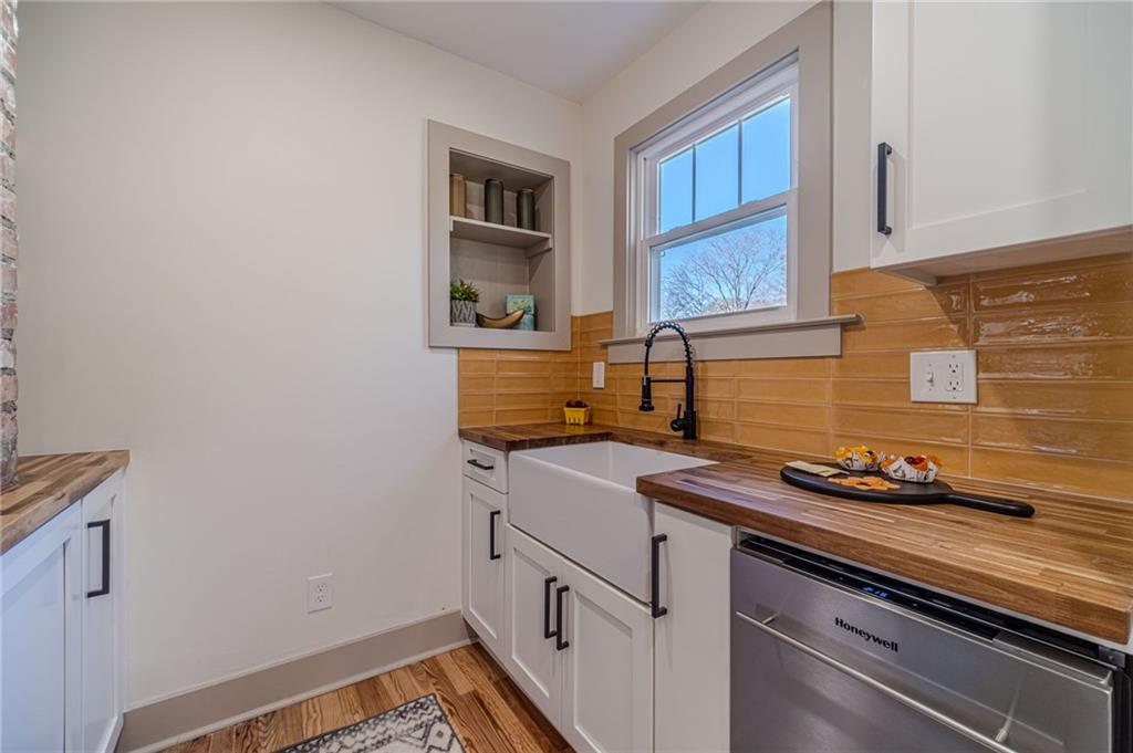 1883 Cambridge Avenue