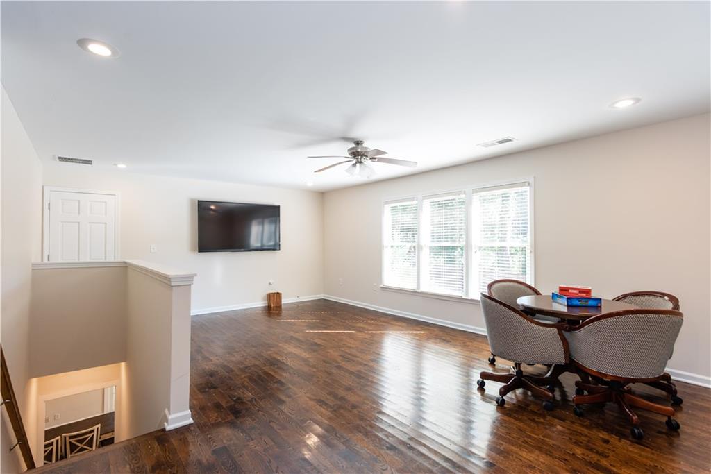 1907 Cambridge Avenue