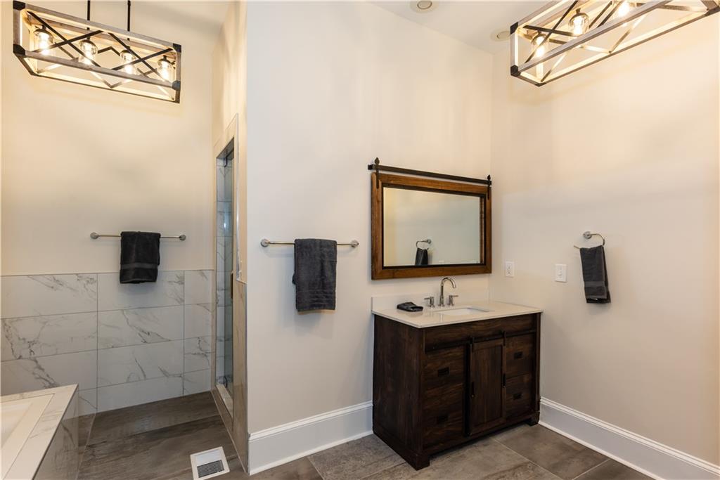 1907 Cambridge Avenue