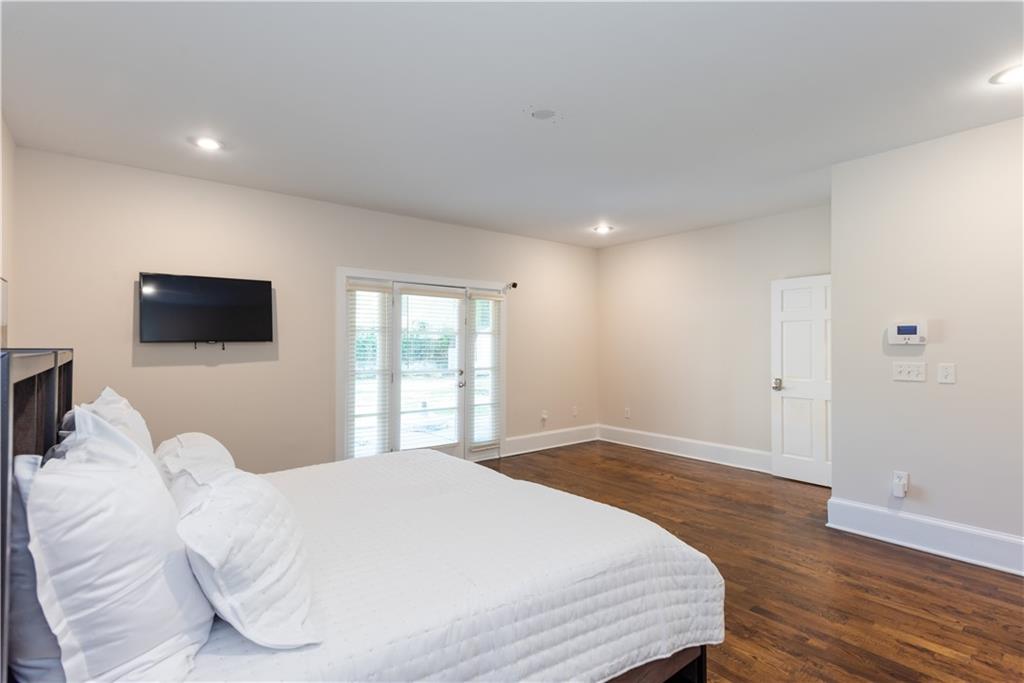 1907 Cambridge Avenue