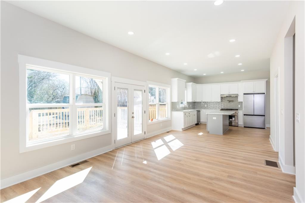 3286 Bachelor Street