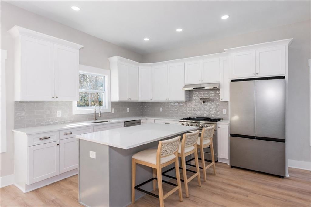 3286 Bachelor Street