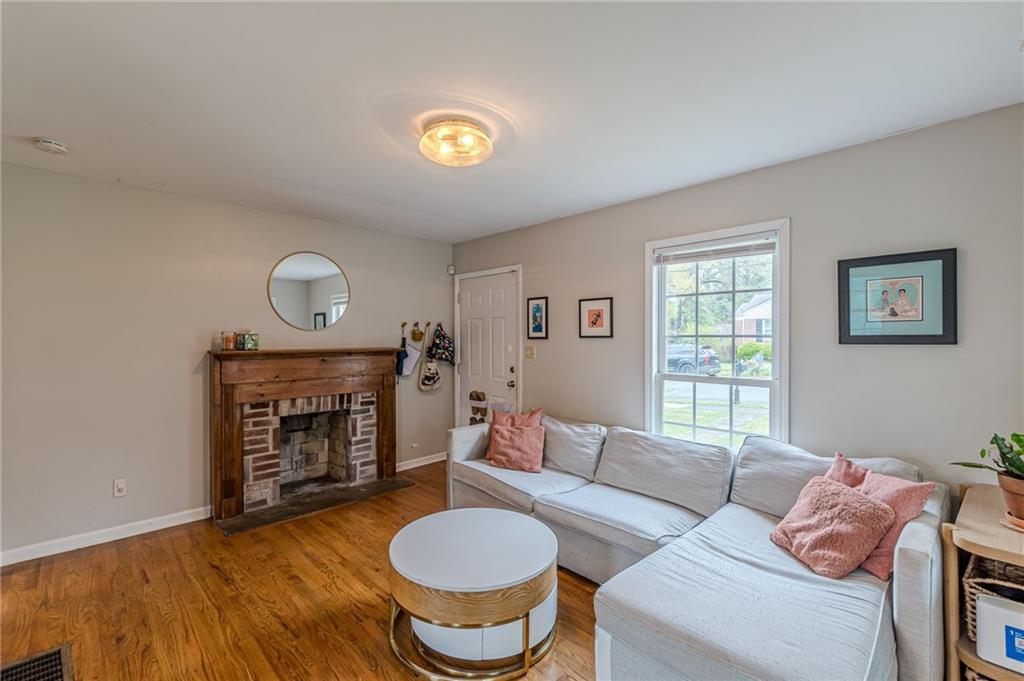 1324 E Forrest Avenue