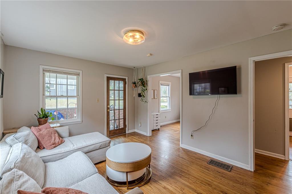 1324 E Forrest Avenue