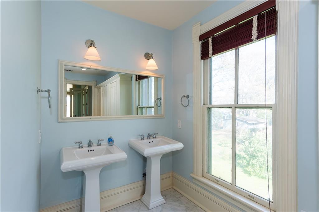 3593 Hemphill Street