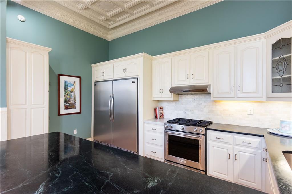 3593 Hemphill Street