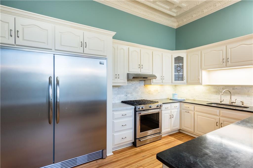 3593 Hemphill Street