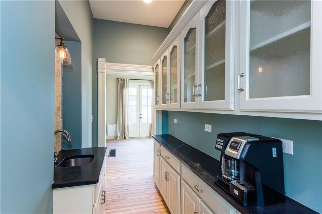 3593 Hemphill Street