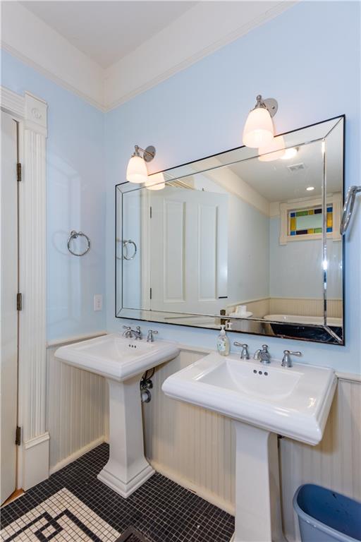 3593 Hemphill Street