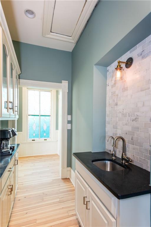 3593 Hemphill Street