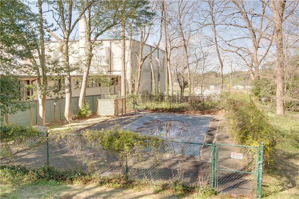 3593 Hemphill Street