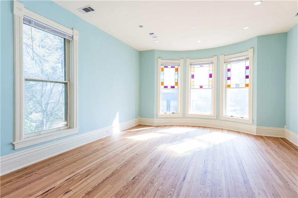 3593 Hemphill Street