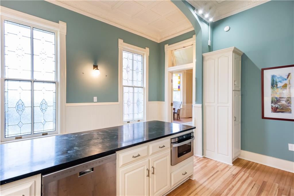 3593 Hemphill Street