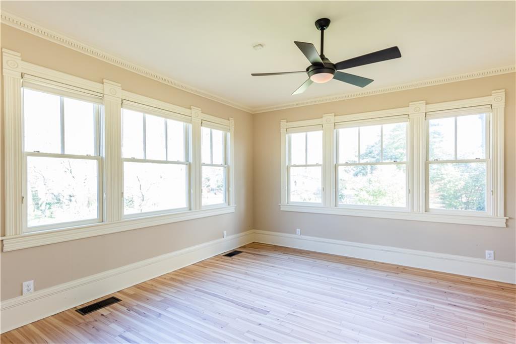 3593 Hemphill Street