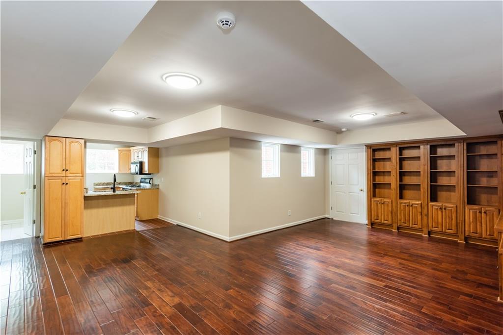 813 Springdale Road NE