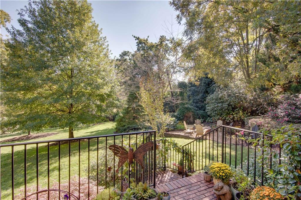 813 Springdale Road NE