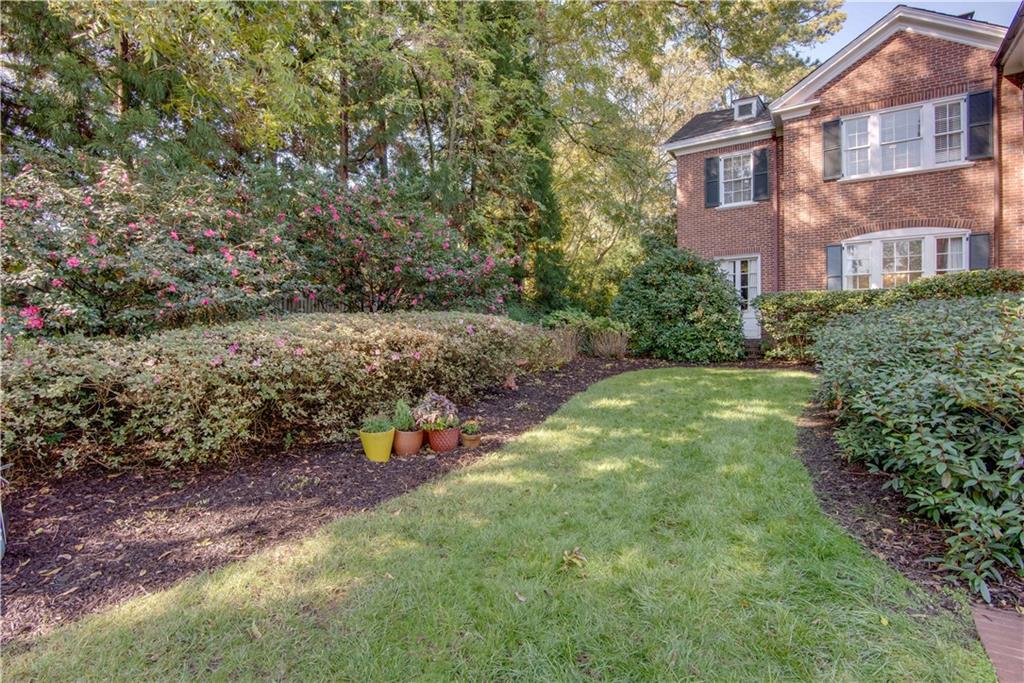 813 Springdale Road NE