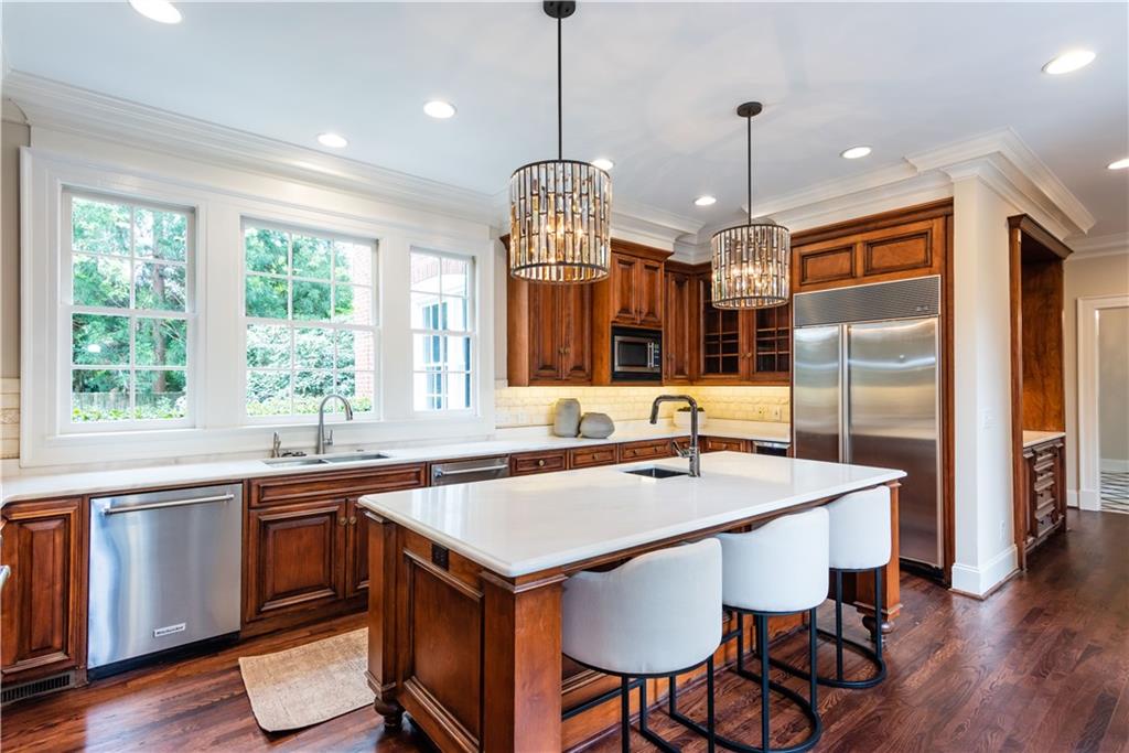 813 Springdale Road NE