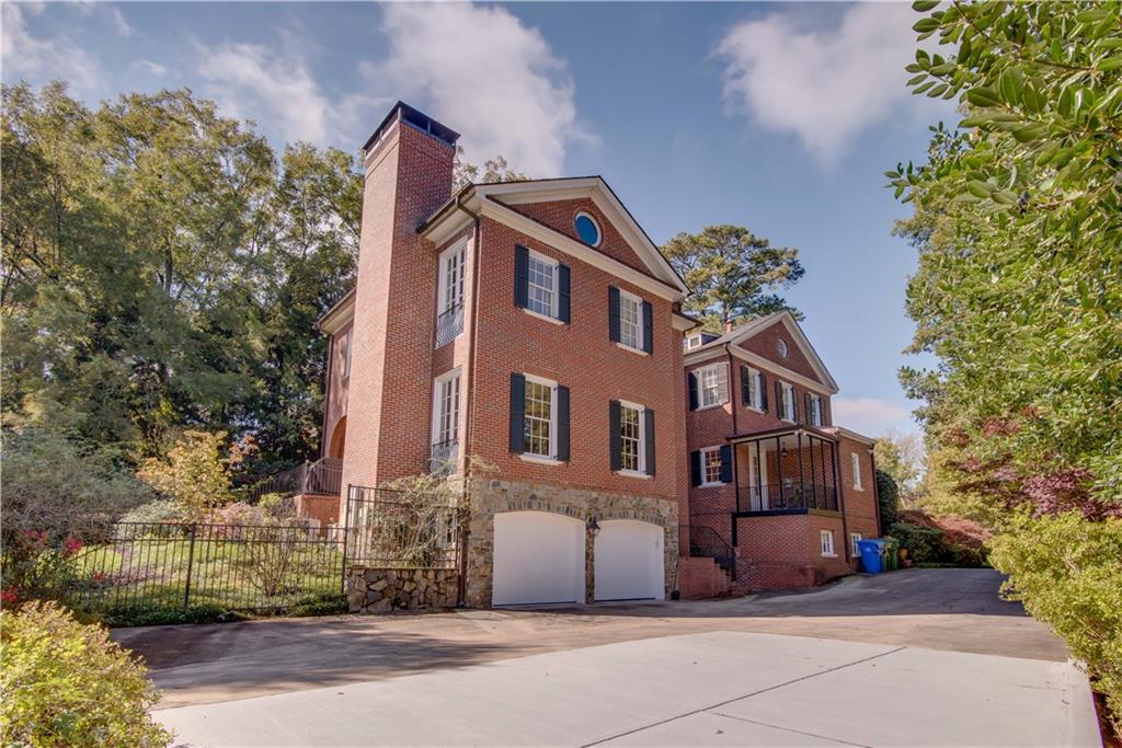 813 Springdale Road NE