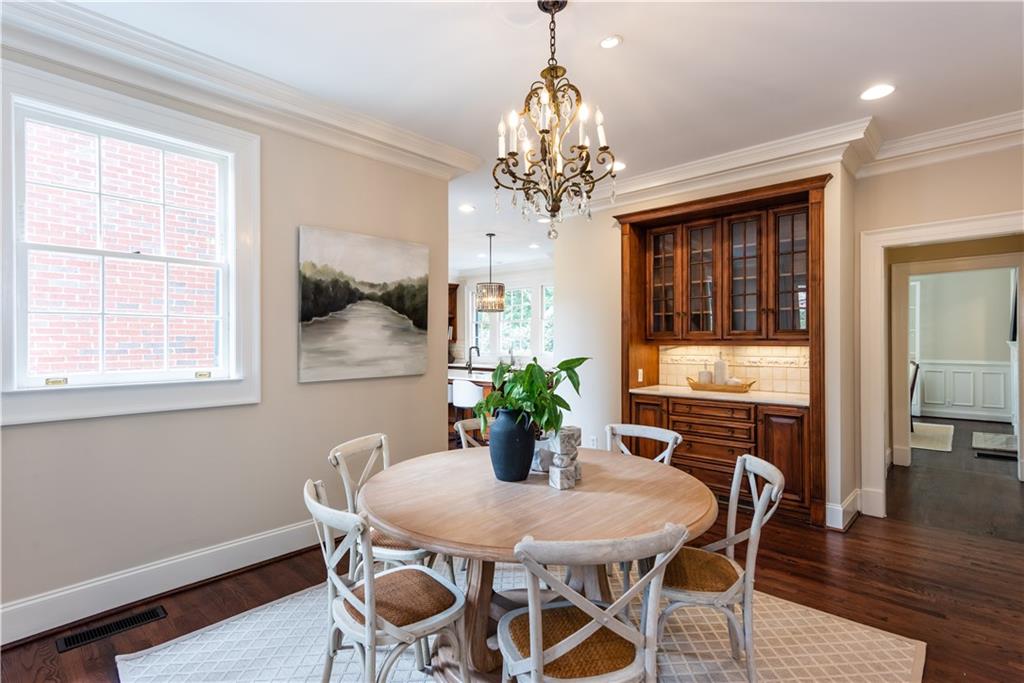 813 Springdale Road NE