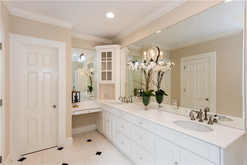 813 Springdale Road NE