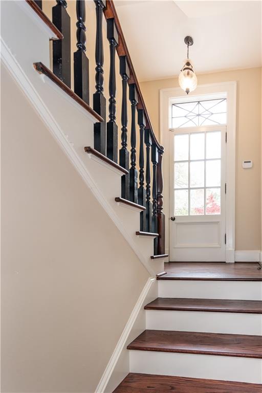 813 Springdale Road NE