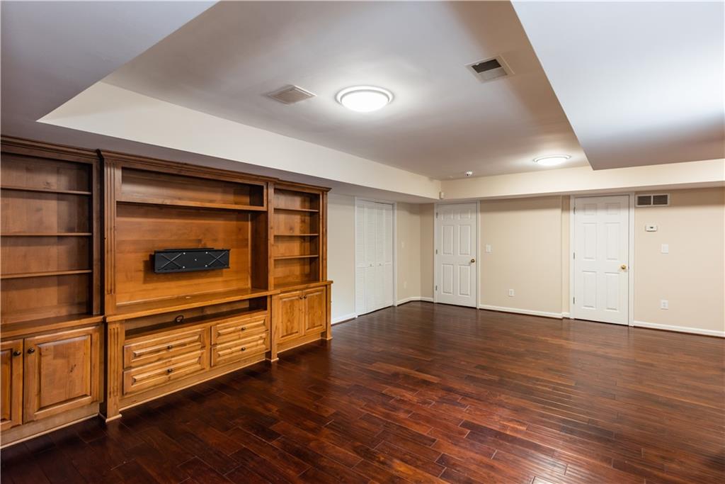 813 Springdale Road NE