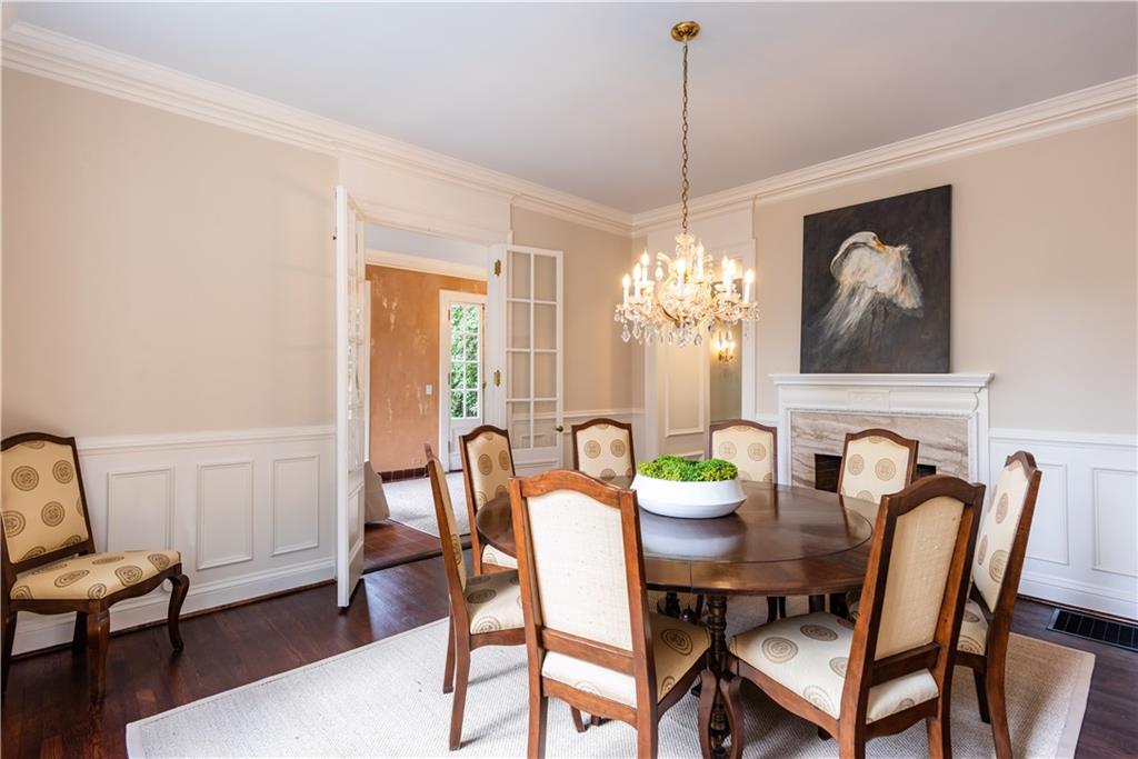 813 Springdale Road NE