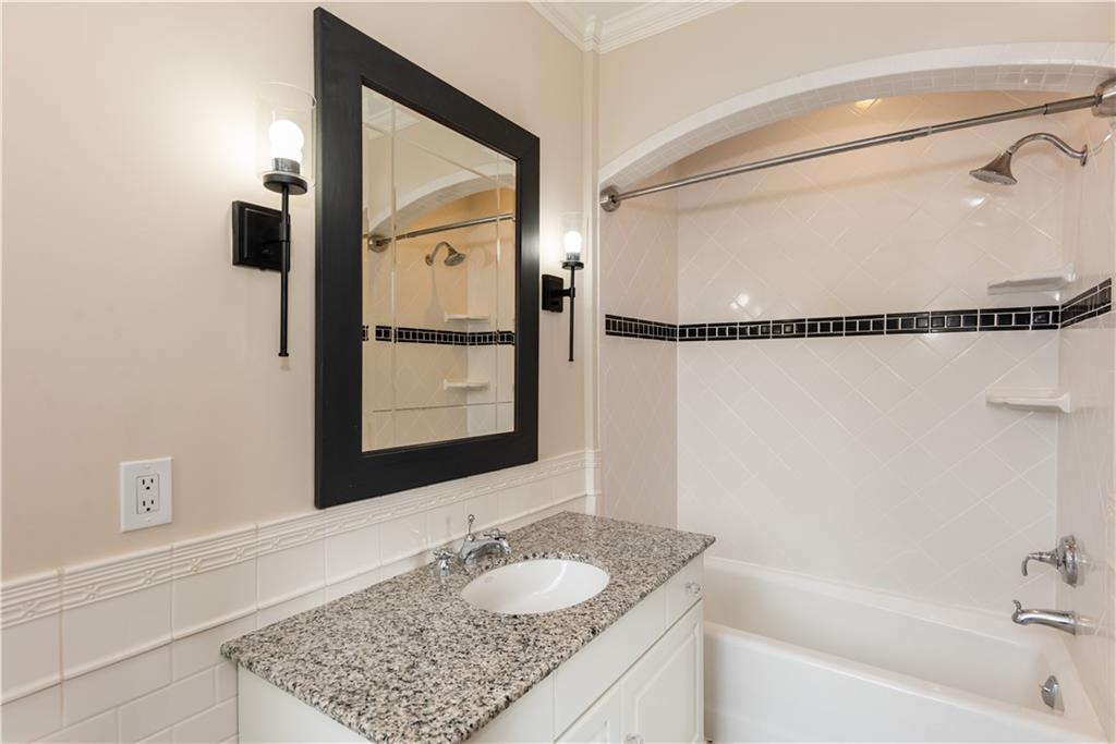 813 Springdale Road NE