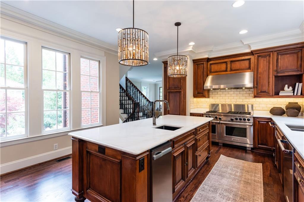 813 Springdale Road NE