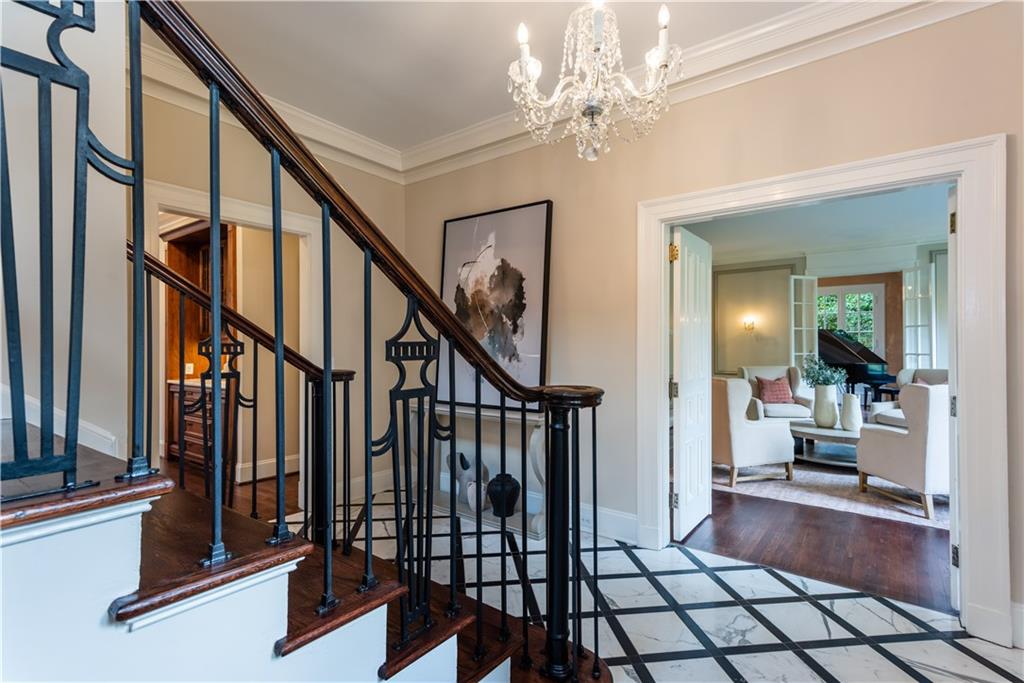 813 Springdale Road NE