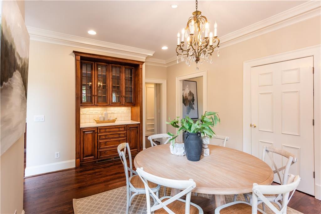 813 Springdale Road NE