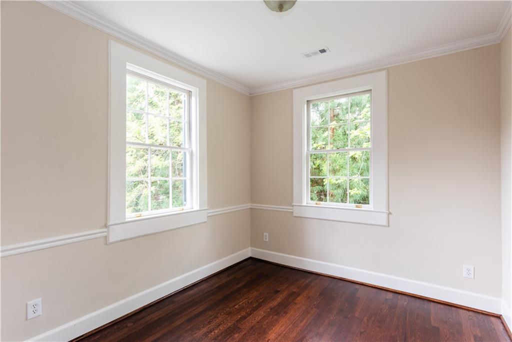 813 Springdale Road NE