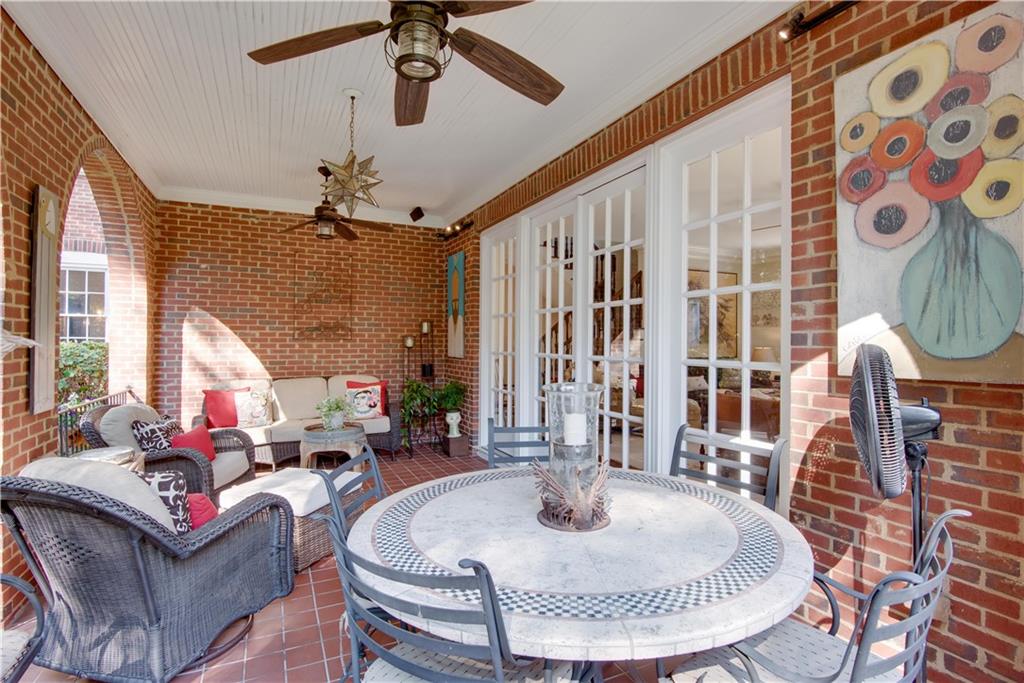 813 Springdale Road NE