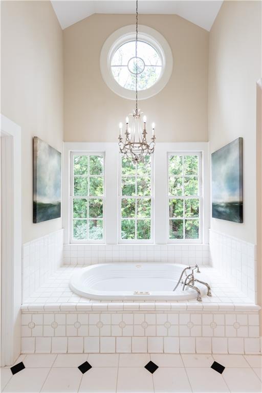 813 Springdale Road NE