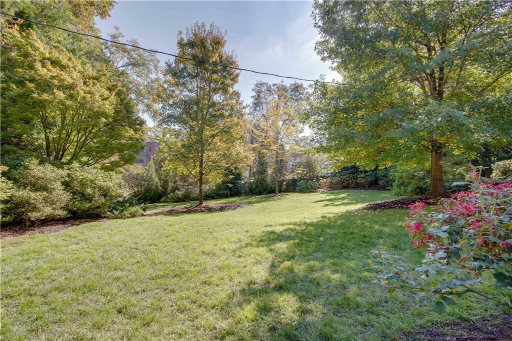 813 Springdale Road NE