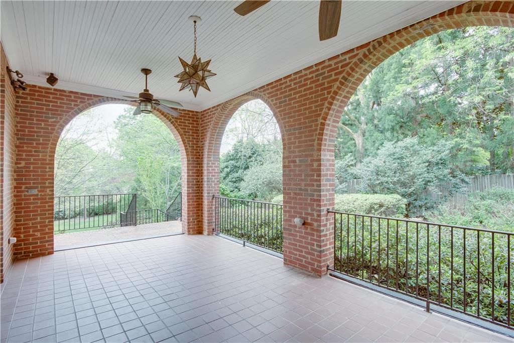 813 Springdale Road NE