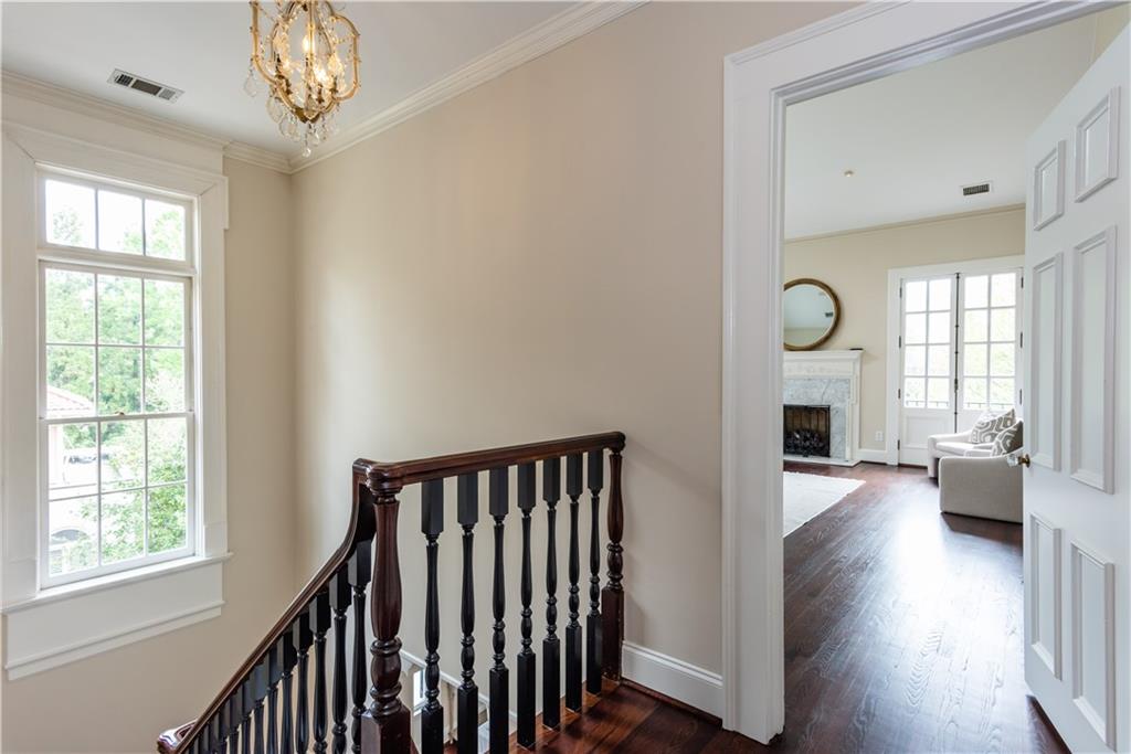 813 Springdale Road NE