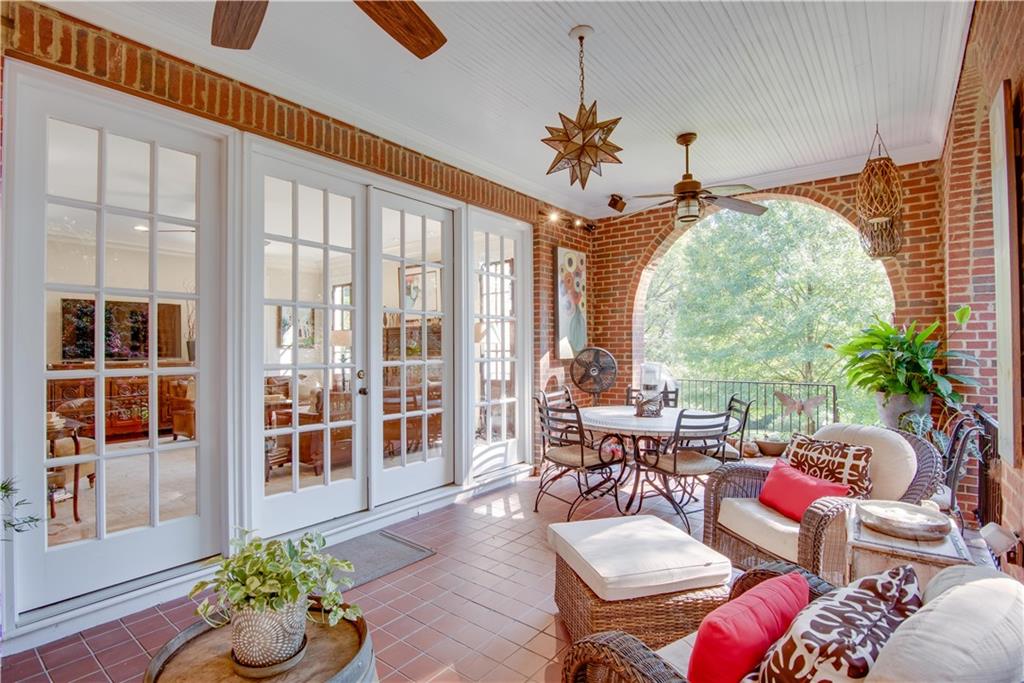 813 Springdale Road NE