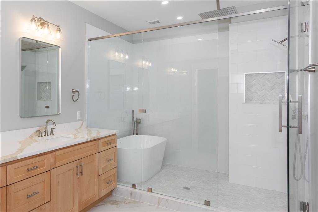 3286 Bachelor Street