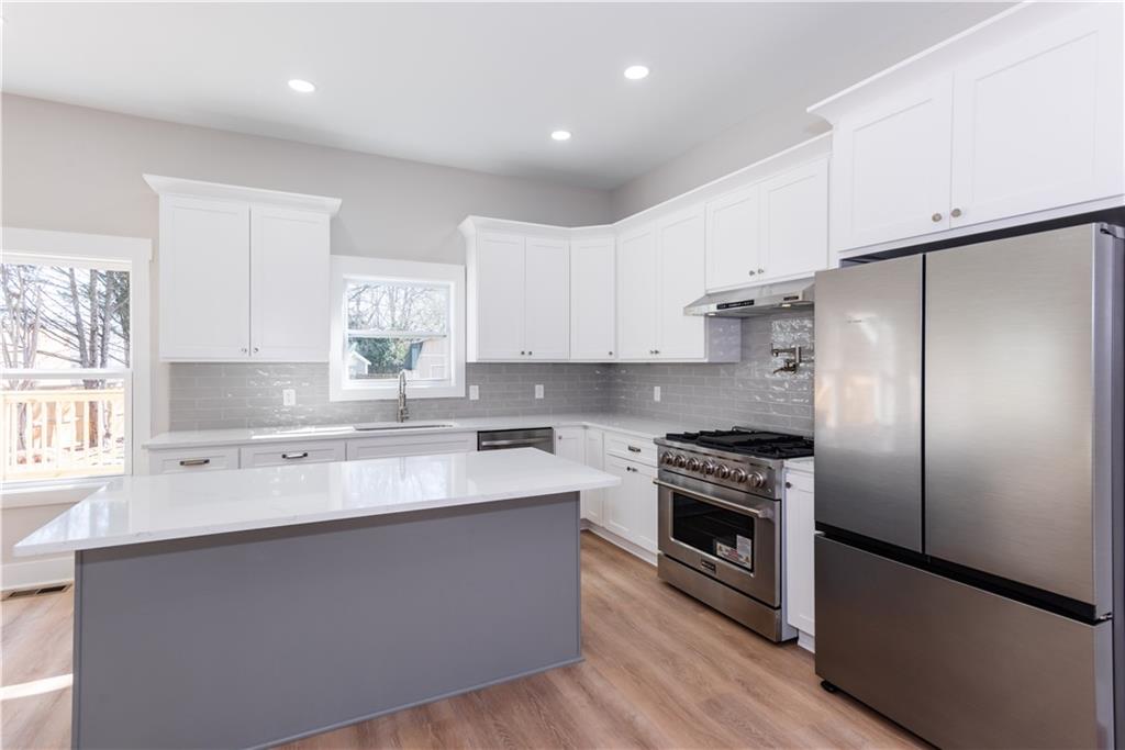 3286 Bachelor Street