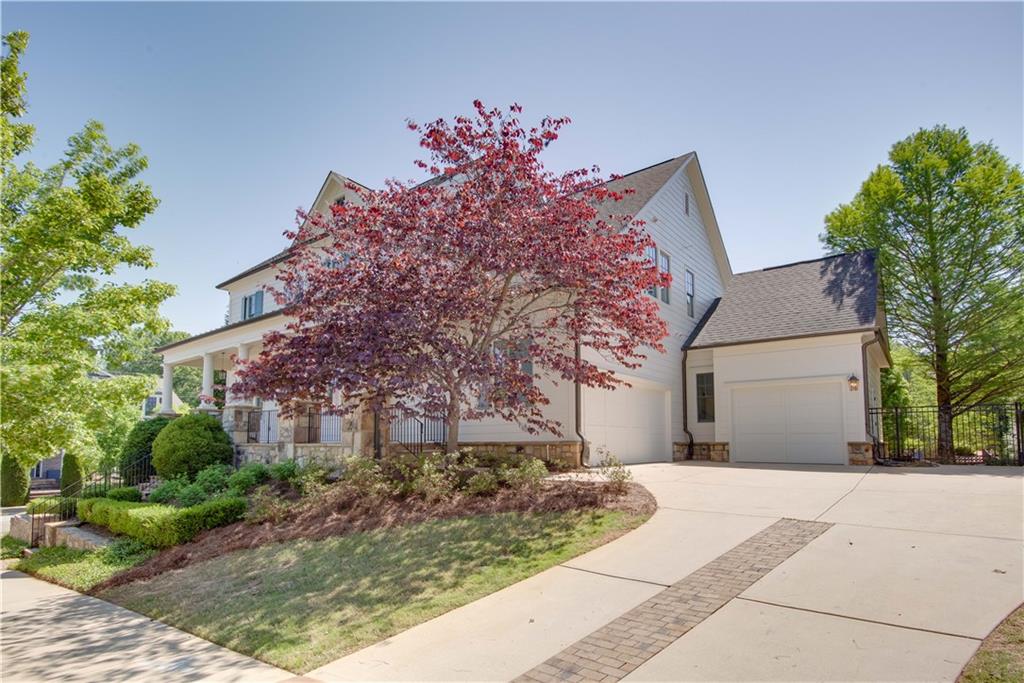 3005 Evelyn Lane