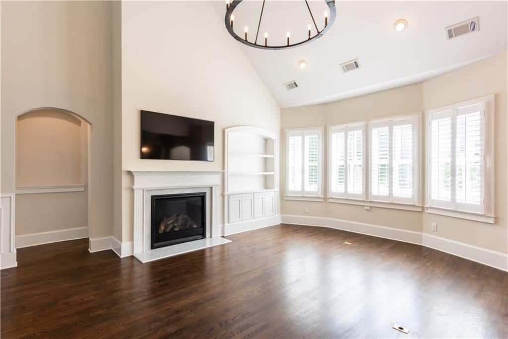 3005 Evelyn Lane