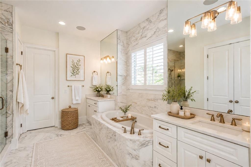 3005 Evelyn Lane