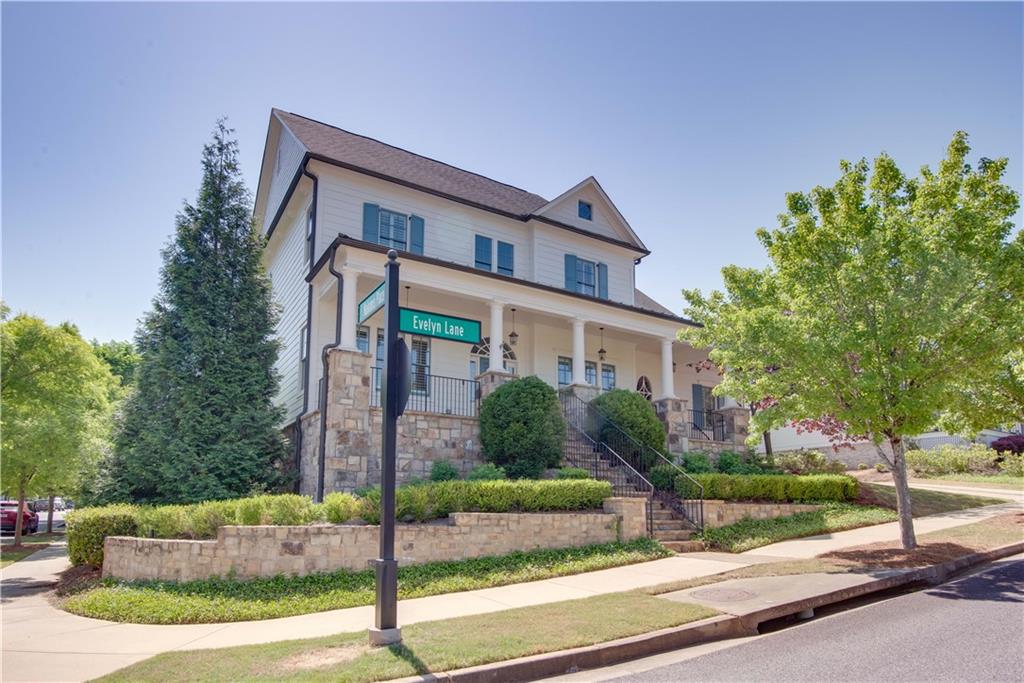3005 Evelyn Lane