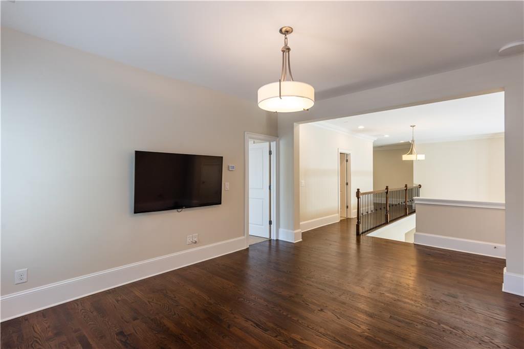3005 Evelyn Lane